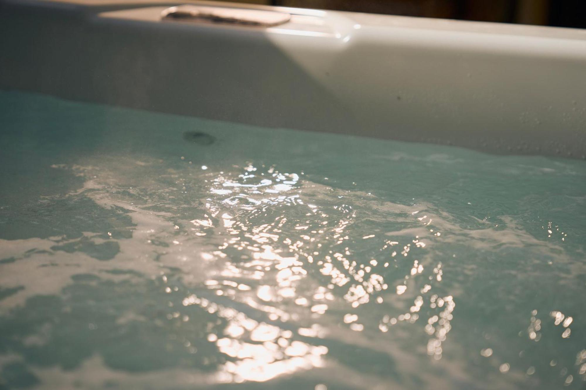 Suite Atypique - Jacuzzi Privatif En Centre Ville De Cognac Exterior photo